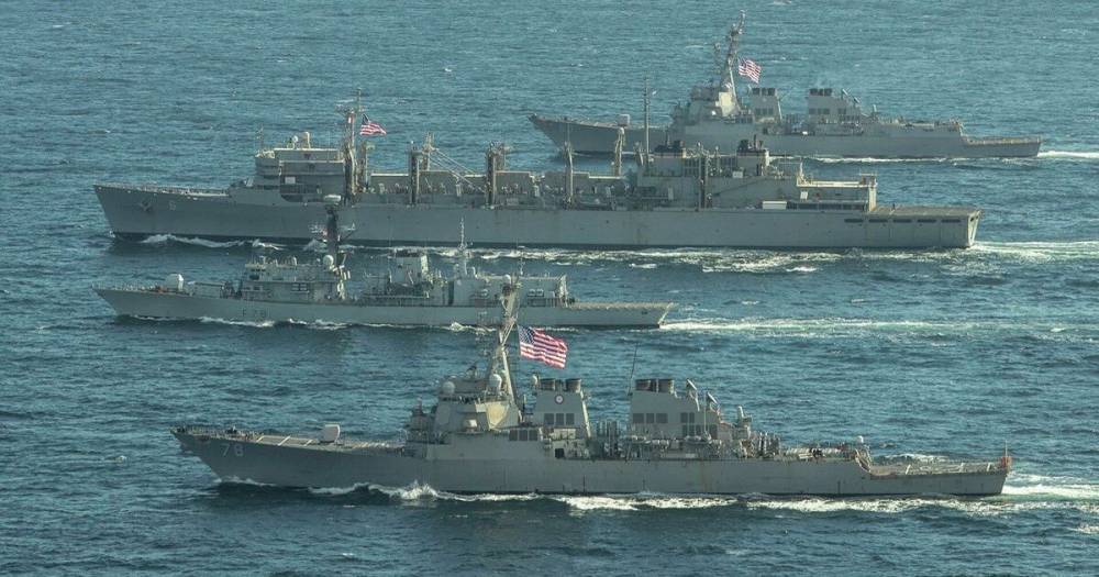 Эсминцы ВМС США вновь направляются к Черному морю (фото)