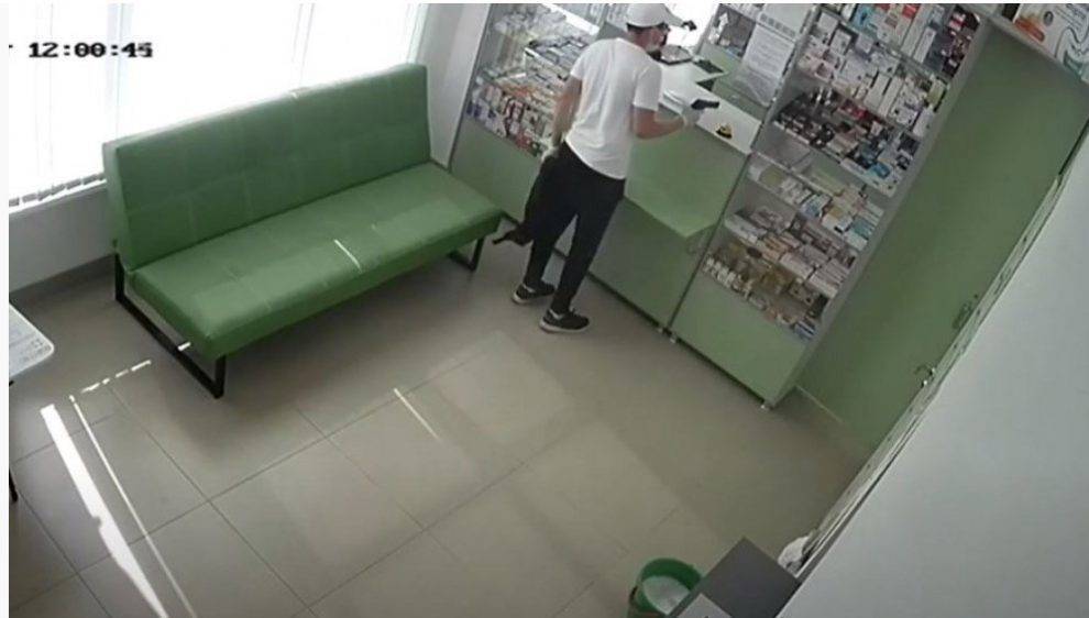 В Удмуртии задержали мужчину за разбойное нападение в аптеке
