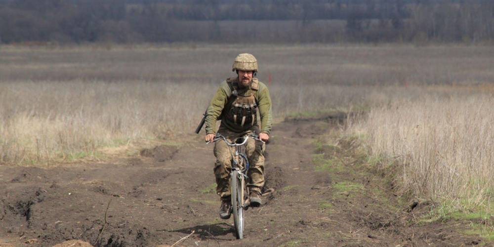Возле границы Украины и в Крыму находятся 150 тысяч российских военных — Боррель