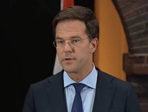 Парламент Нидерландов не стал выносить вотум недоверия премьеру