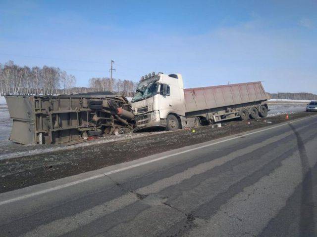 На трассе Новосибирск — Ленинск-Кузнецкий разбились три грузовика