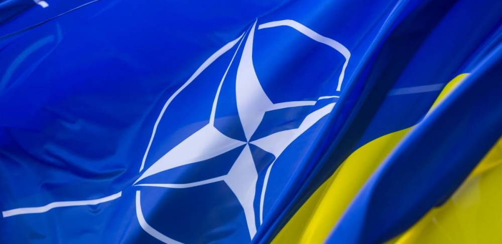 Украина официально просит НАТО ввести войска для защиты от России