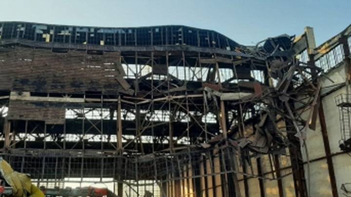 Жертвами обрушения крыши ангара в Ахтубинске стали два человека