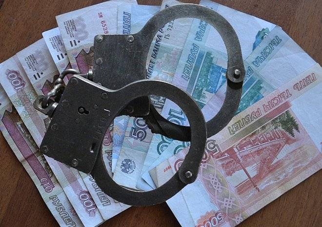 Тумскую чиновницу осудят за получение взятки от осужденного