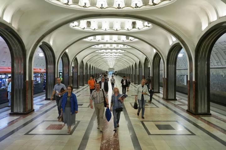 Дептранс Москвы рассказал интересные факты о станции метро «Маяковская»