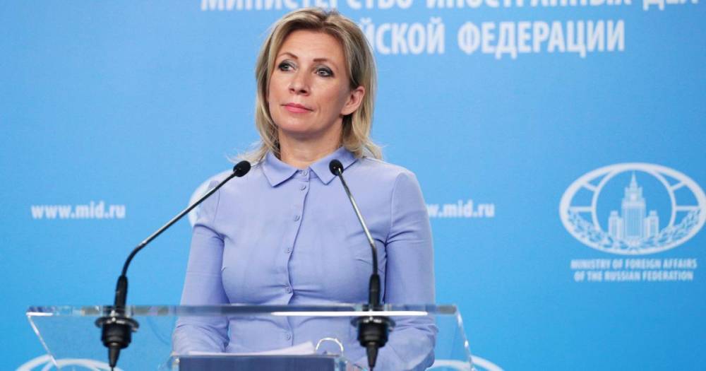 Захарова с иронией заявила, что гордится Зеленским после санкций Киева