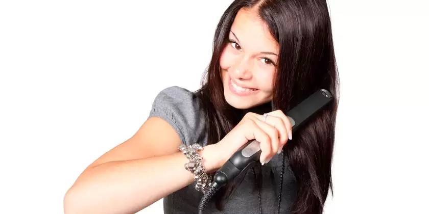 Насколько опасна для здоровья процедура выпрямления волос?