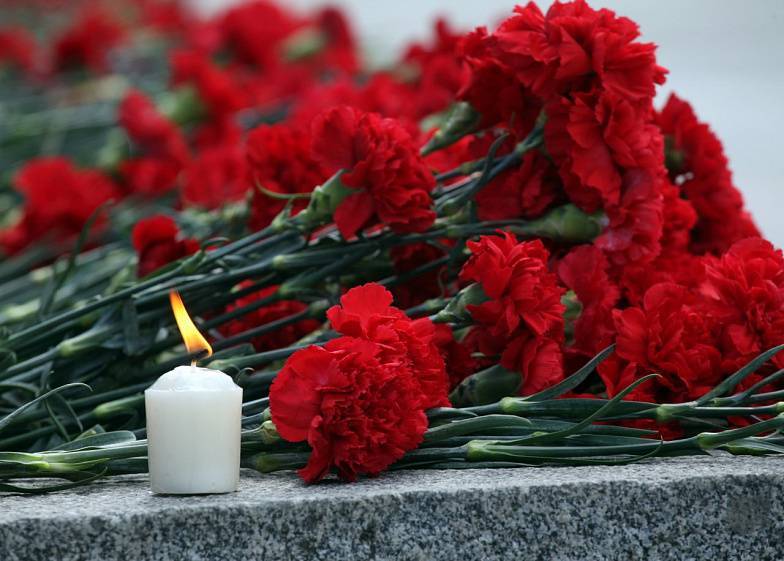 В Новочеркасске сегодня объявлен траун по погибшим в ДТП подросткам