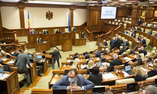 Парламент Молдавии продлит ЧП, чтобы оттянуть неизбежное — правоцентристы