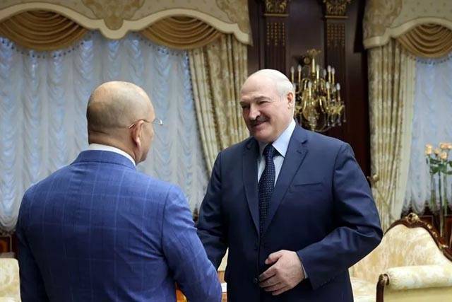 Лукашенко принял в своем дворце народного депутата от «Слуги народа»