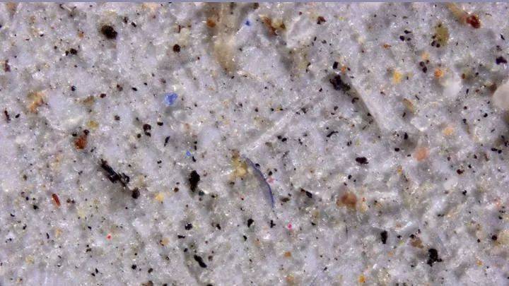 Интересный факт дня: В атмосфере циркулируют тысячи тонн микропластика