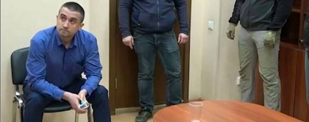 Украинский консул в Питере выискивал обладателей двойного...