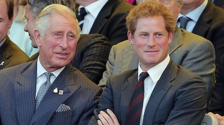 «За гранью стыда»: британцы возмущены примирительным письмом принца Гарри к отцу