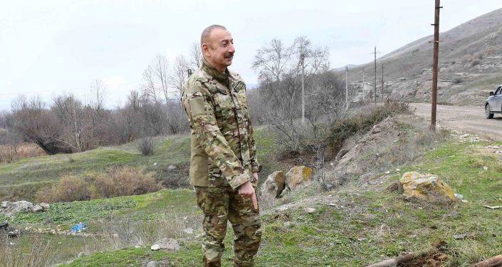 Алиев отрицает версию о "доставке" обломков "Искандер-М" в Карабах из Сирии