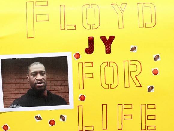 Полицейский признан виновным в убийстве чернокожего американца Флойда