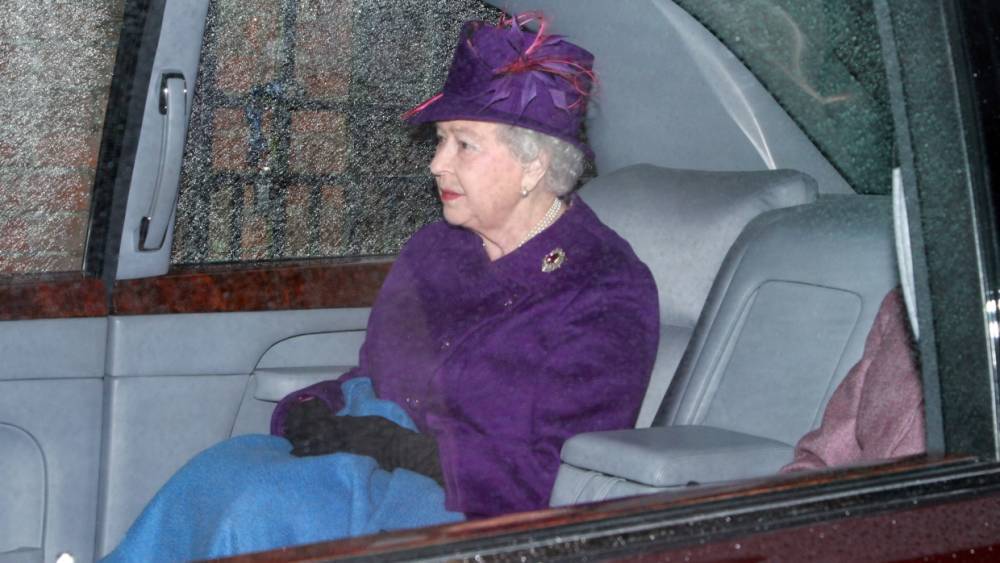 Елизавета II получила известие о смерти друга в день похорон принца Филиппа