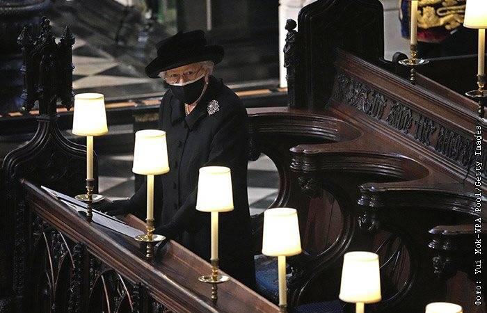 Королева Елизавета II отмечает 95-летие в трауре по супругу