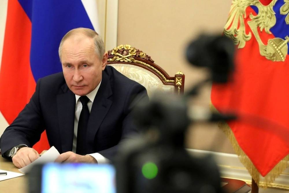 Путин потребовал «надежный щит» в эпидемиологической безопасности