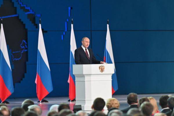 Путин поручил за месяц разработать новые меры поддержки малого бизнеса
