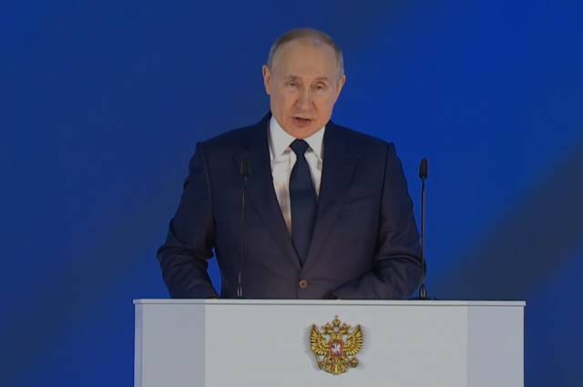 Путин распорядился о скорейшем запуске Северного широтного хода