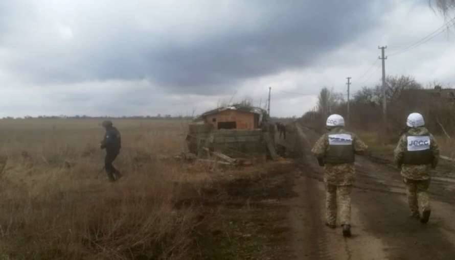 На Донбассе оккупанты прибегают к манипулированию и откровенному шантажу