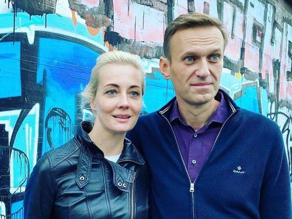 Юлия Навальная призвала мужа «поскорее вернуться»