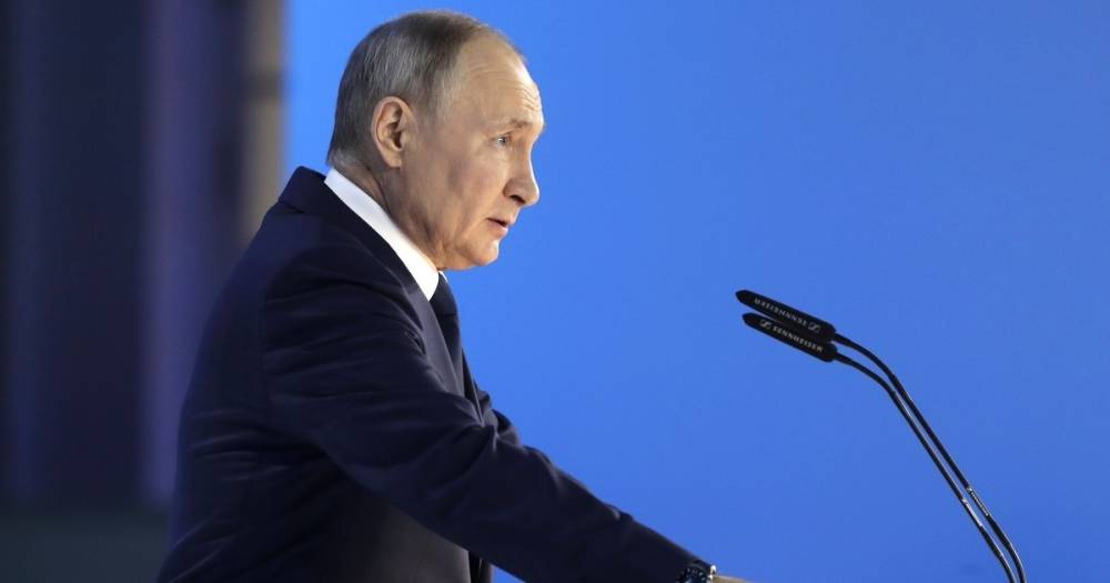 Новые выплаты семьям, вакцинация и помощь бизнесу: о чём говорил Путин в послании Федеральному собранию