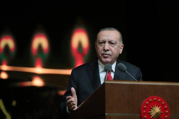 Истощение ради спасения: Эрдоган назвал объëм потраченной валюты