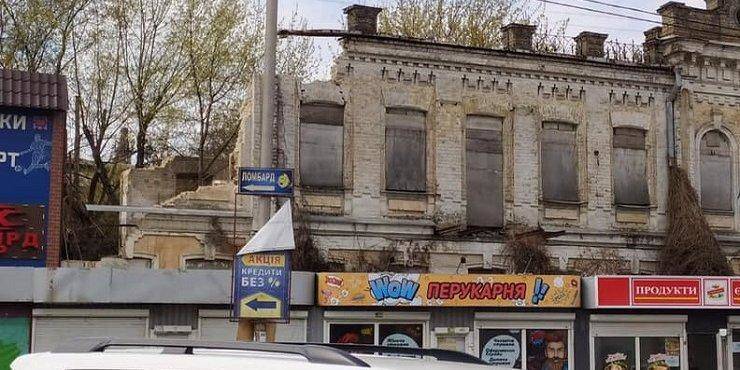 Возле Демеевской площади в Киеве начали демонтировать здание пивоварни Шульца XIX века