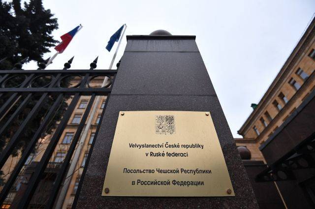 В Кремле отреагировали на требование Чехии вернуть высланных дипломатов