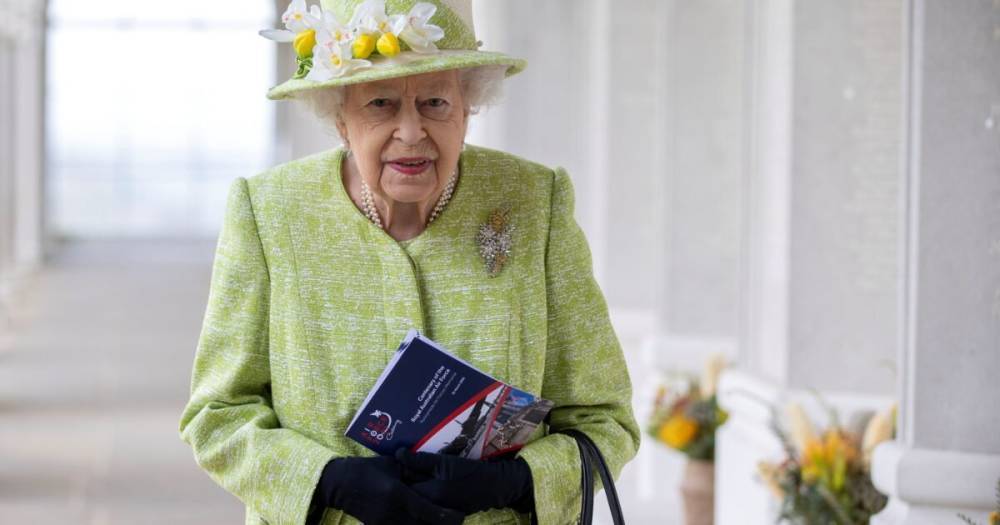 Королеве Елизавете II исполнилось 95 лет: яркие фото из жизни монархини