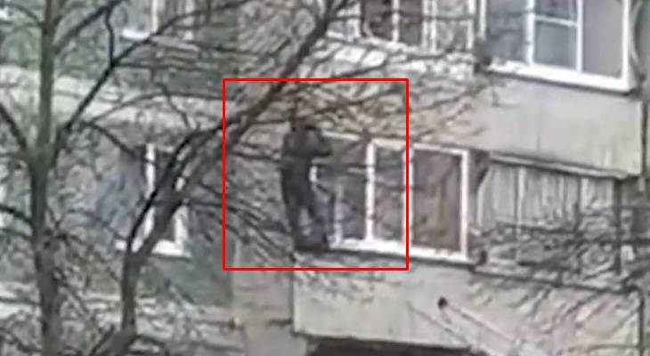 Мужчина повис на балконе 7-го этажа в Чебоксарах