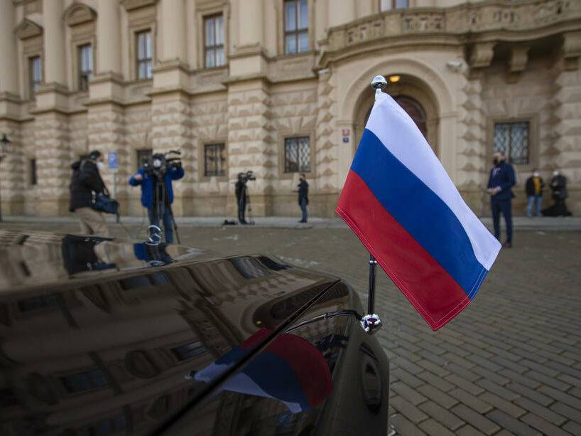 В Чехии призвали расторгнуть договор о дружбе с Россией и оставить одного российского дипломата