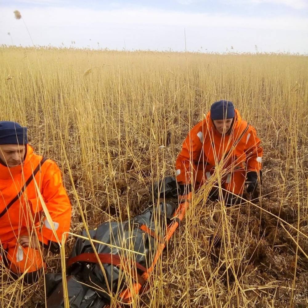 Трое рыбаков из Екатеринбурга попали в ловушку на озере в Челябинской области. Один погиб