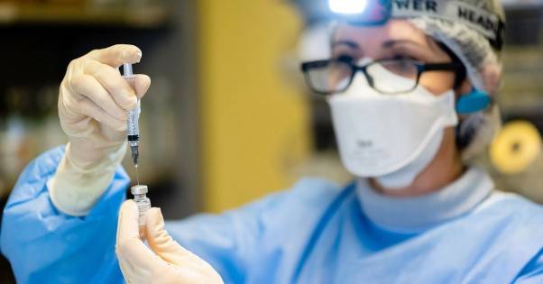 Украинским компаниям предлагают массовую вакцинацию от коронавируса