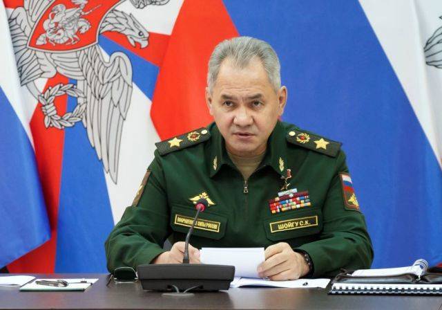 Шойгу заявил о наращивании активности НАТО у южных границ РФ