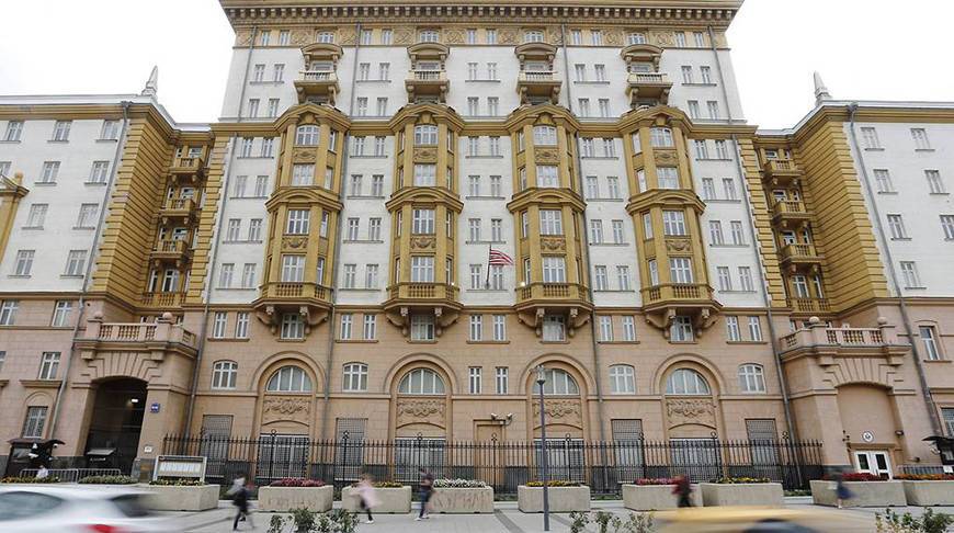Россия высылает 10 сотрудников посольства США в Москве