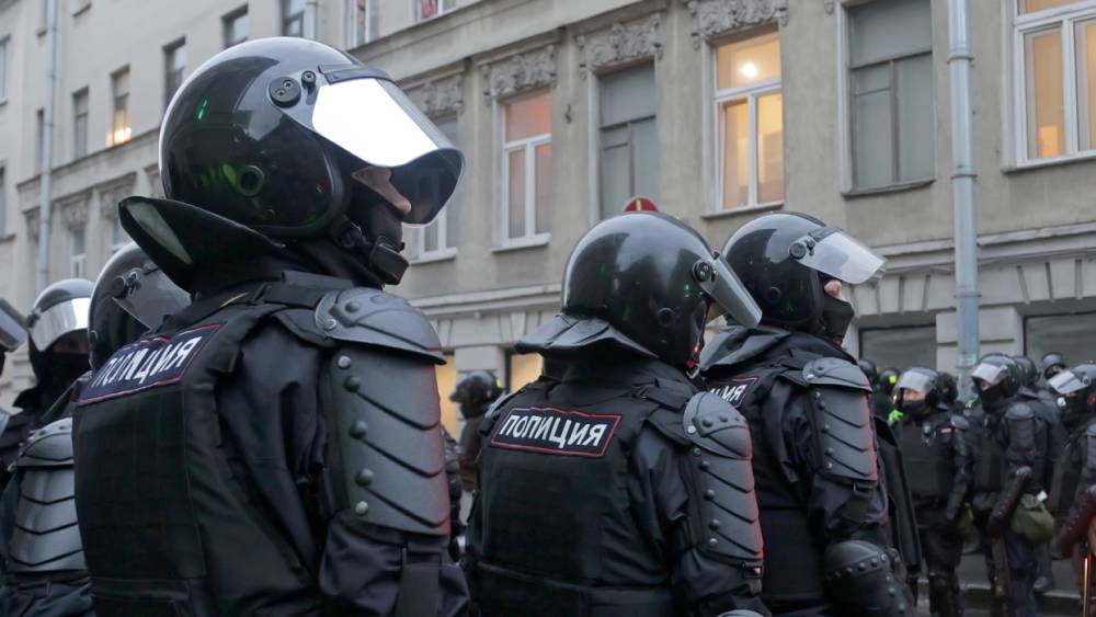 Суды в Петербурге вынесли решения по задержанным участникам незаконного митинга