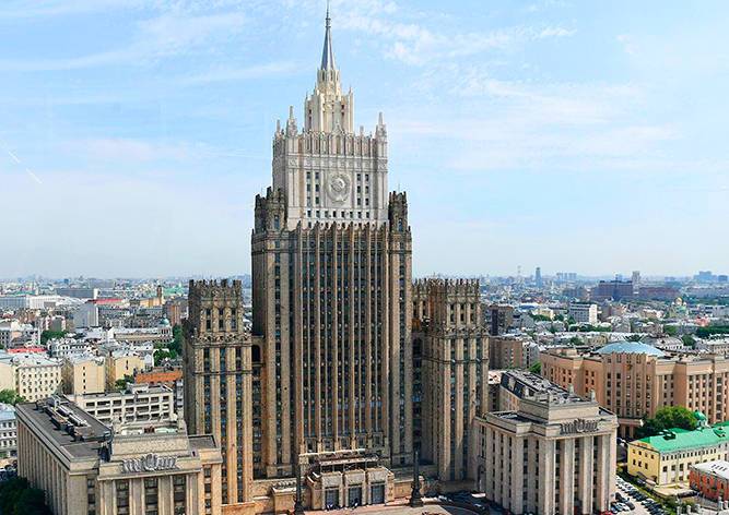 Россия согласилась уравнять численность дипмиссий в Москве и Праге
