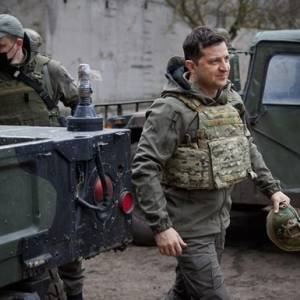 Зеленский отреагировал на отведение войск России от украинских границ