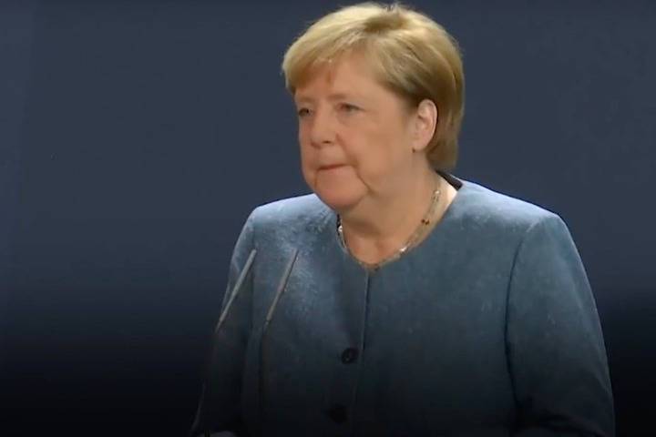 Меркель поддержала Чехию в дипломатическом конфликте с Россией