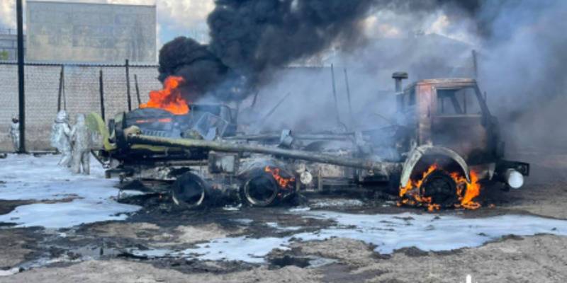 Пожар в Рубежном сегодня 22 апреля – из-за загоревшегося бензовоза пострадали трое военных – фото, видео - ТЕЛЕГРАФ