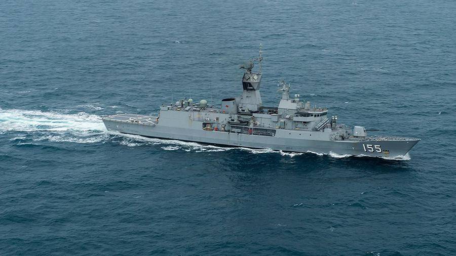 Австралия направила два военных корабля на поиски подлодки в Индонезии