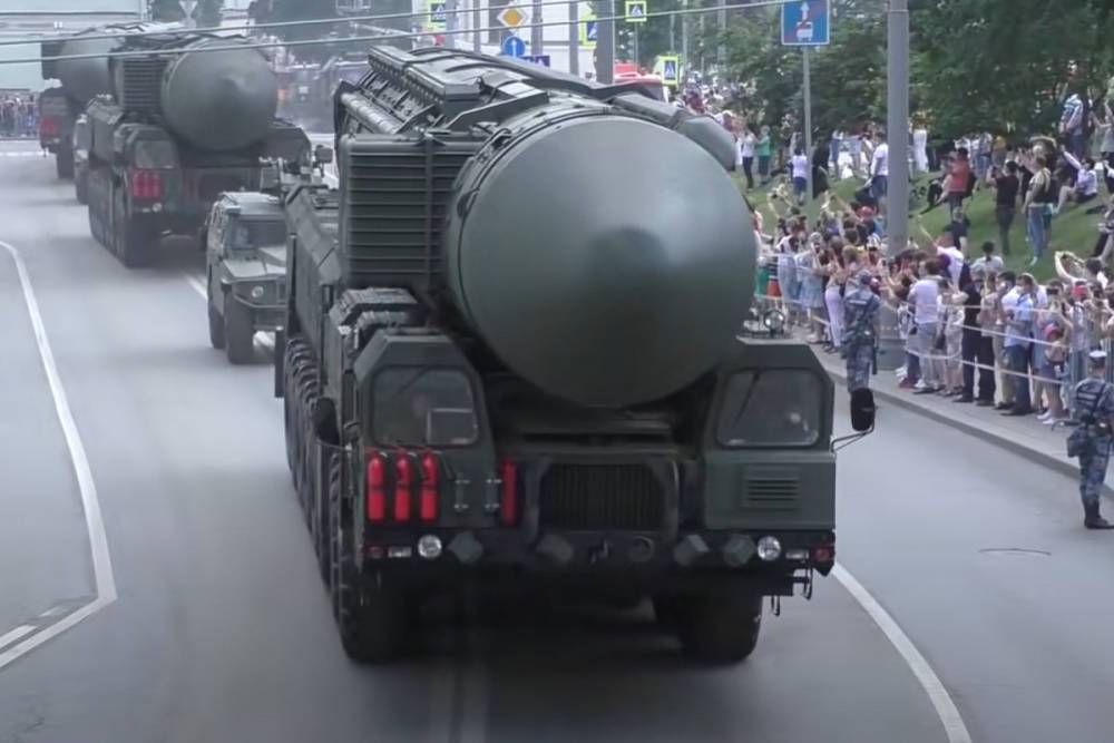 Японцы призвали свои власти обзавестись ядерным оружием, оценив мощь России