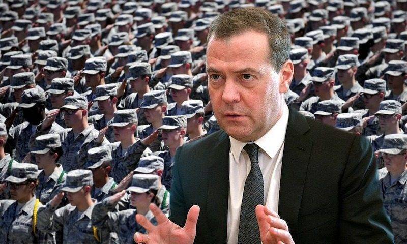 Медведев заявил о войне с Америкой