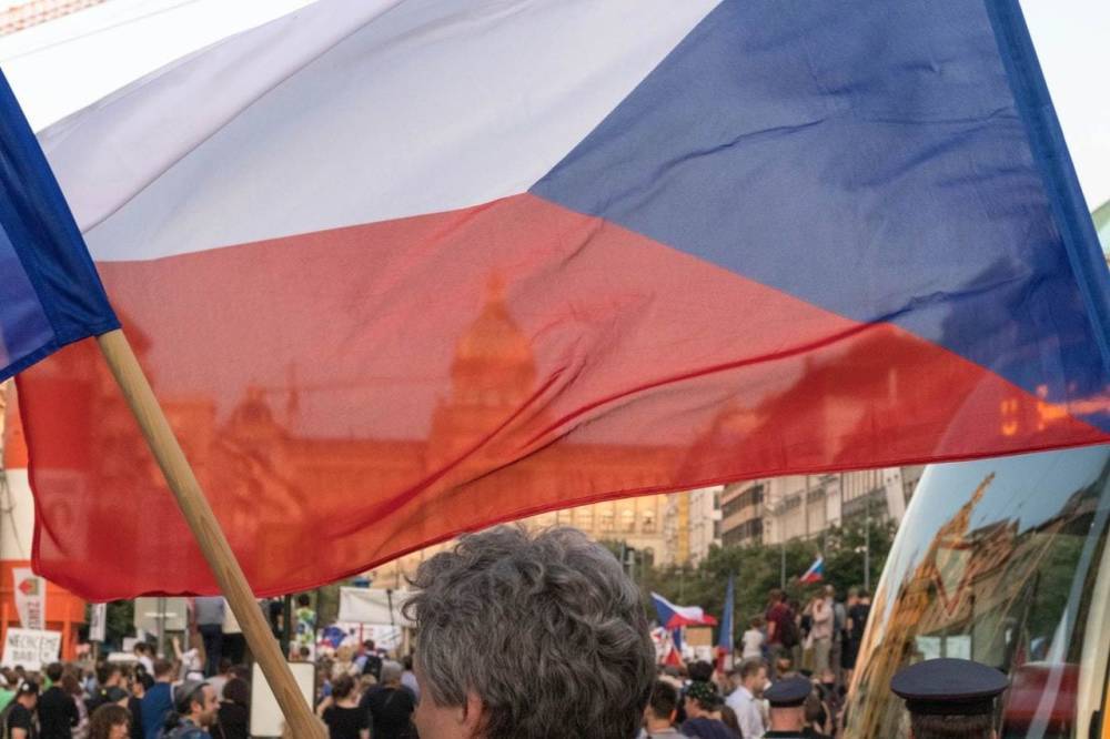 Экс-президент Чехии заявил о чувстве стыда за действия Праги в отношении Москвы