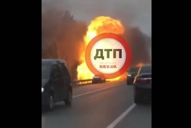 Под Киевом после ДТП взорвалась машина, водитель погиб