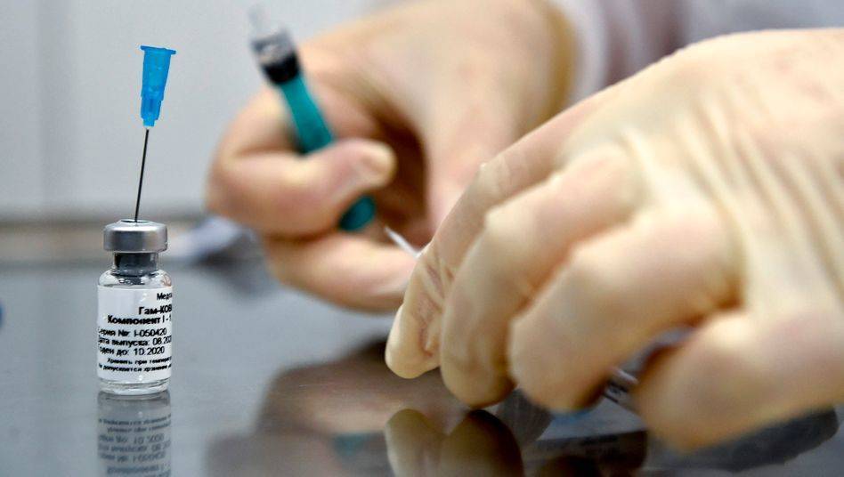 Германия договорилась о покупке российской вакцины, которую ранее критиковала