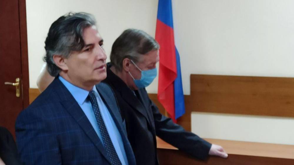 Бывшего адвоката Михаила Ефремова вновь вызвали в суд