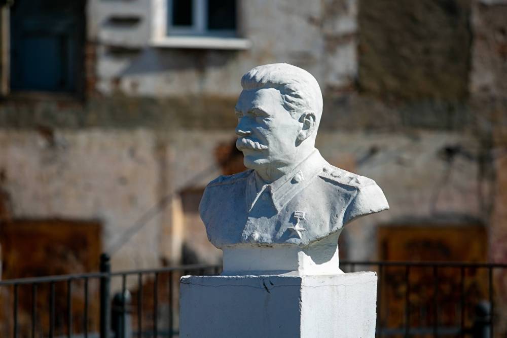 Сопредседатель СР Захар Прилепин хочет установить памятник Иосифу Сталину в Москве